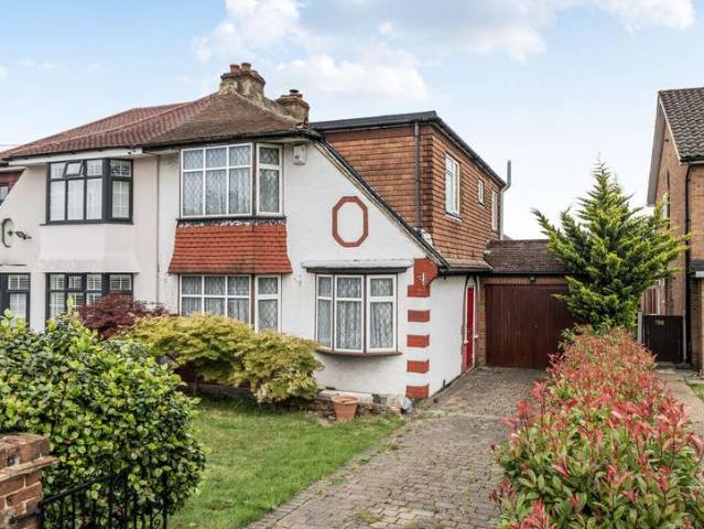 House for sale in Worcester Park, Greater London