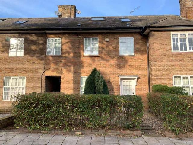 House for sale in Roehampton, Greater London