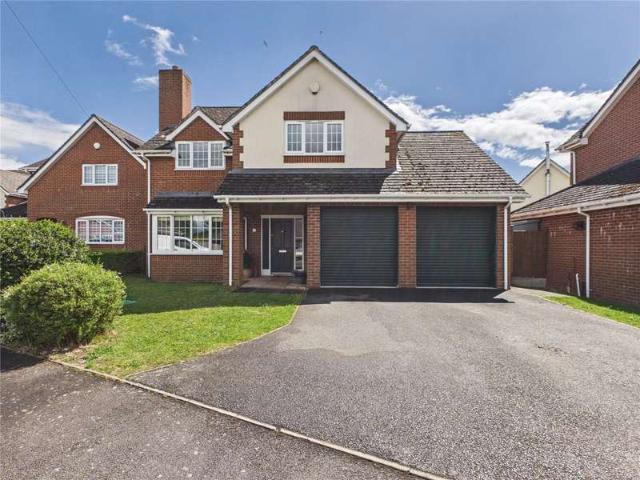 House for sale in Holt Heath, Forthampton