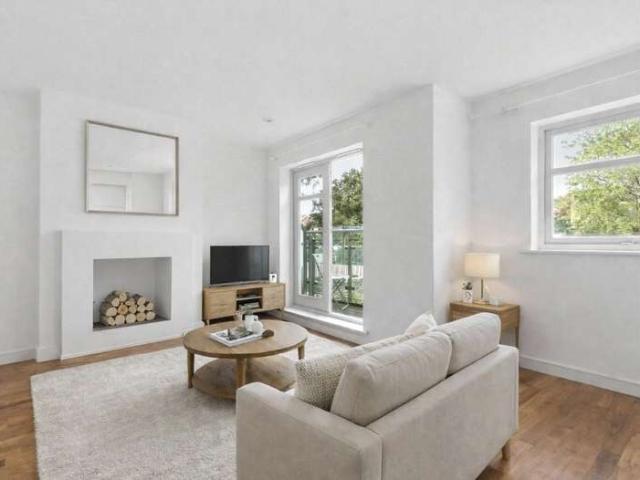 House for sale in Furzedown, Greater London