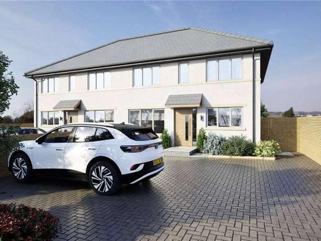 House for sale in Kelcliffe, Leeds