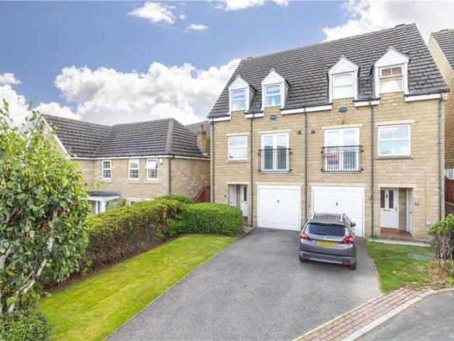 House for sale in Greengates, West Yorkshire