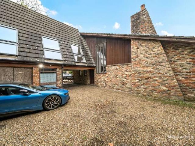 House for sale in Sunningdale