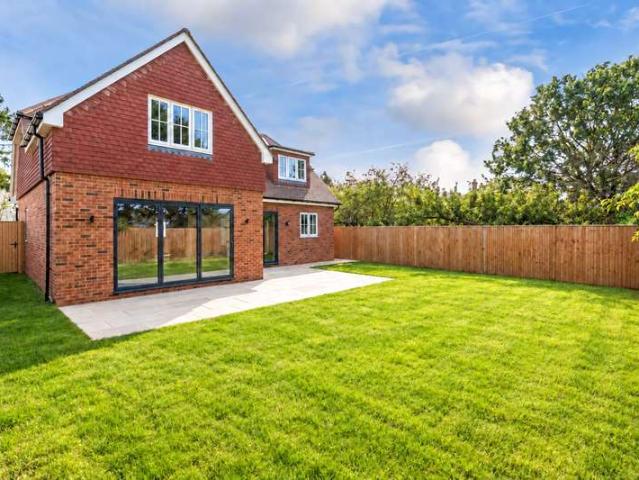 House for sale in Royal Borough of Kingston upon Thames, Greater London