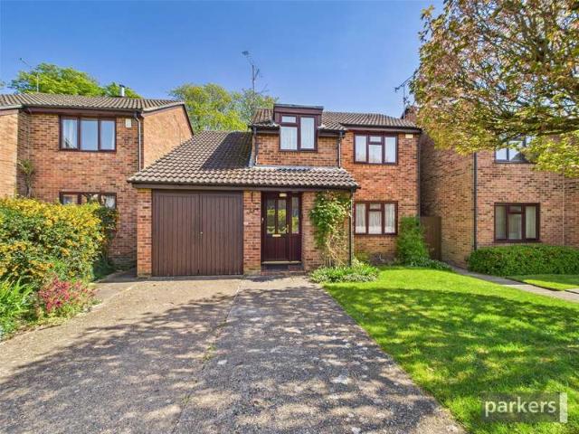 House for sale in Woodley