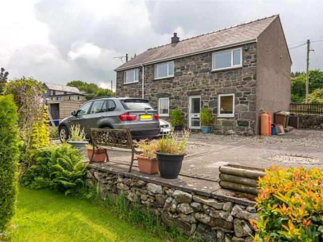 House for sale in Rhostryfan, Wales
