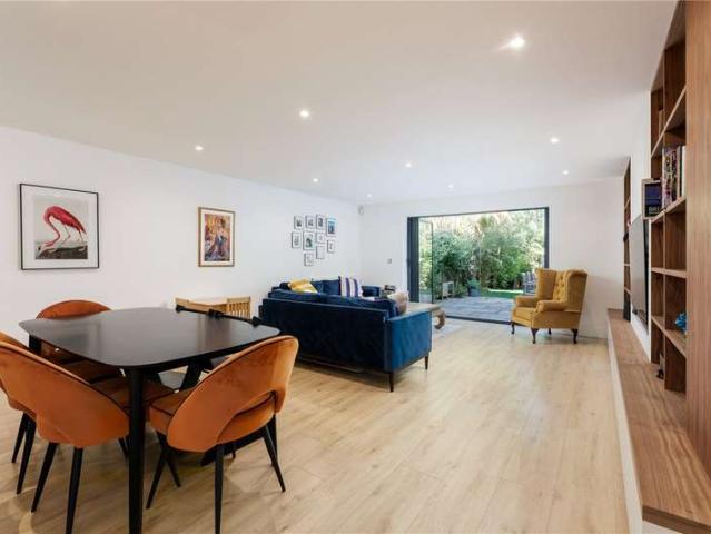 House for sale in Southfields, Greater London