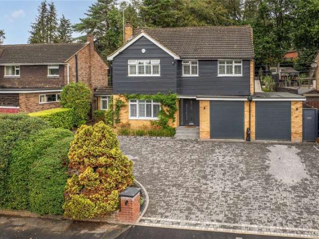 House for sale in Old Dean, Heol-las