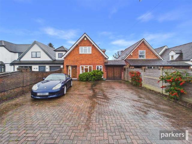 House for sale in Woodley