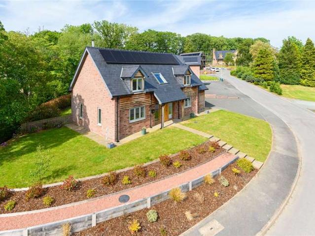 House for sale in Caersws, Llanwnnog