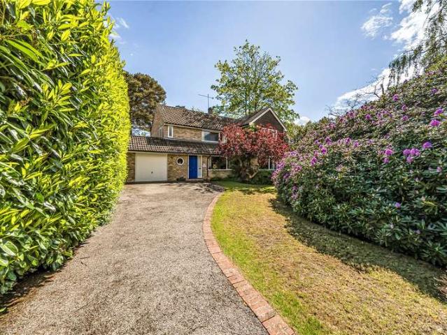 House for sale in Fole, Surrey