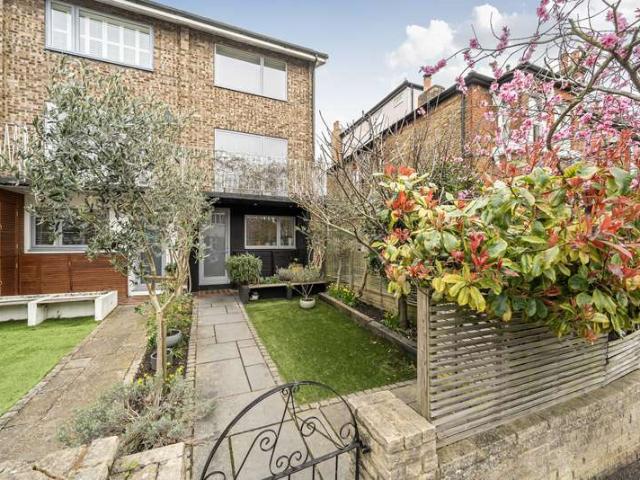 House for sale in Norbiton, Greater London