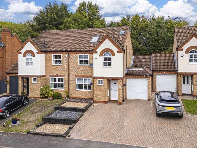 House for sale in Pouchen End, Hertfordshire