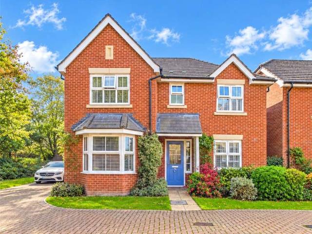 House for sale in Heatherstone Grange, New Forest