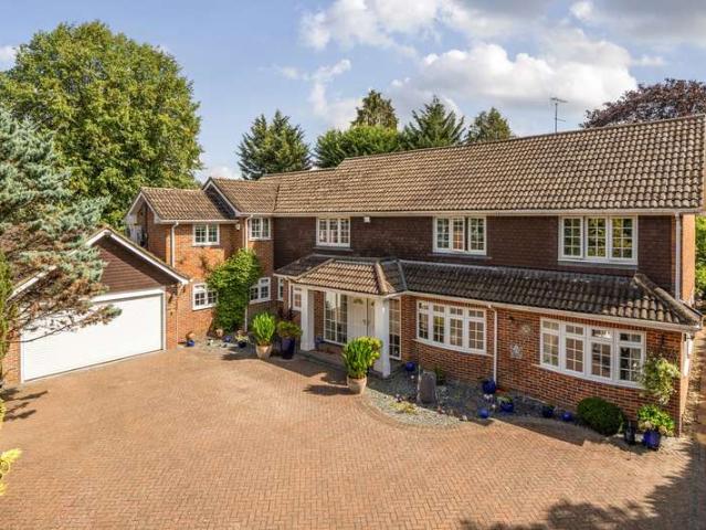 House for sale in Egypt, Farnham Common