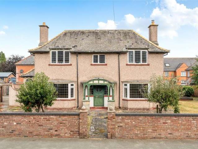 House for sale in Caersws, Wales