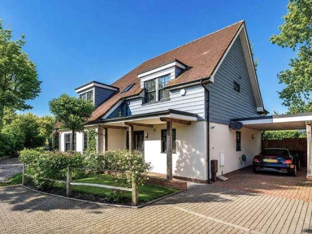 House for sale in Hunston, Littlecote