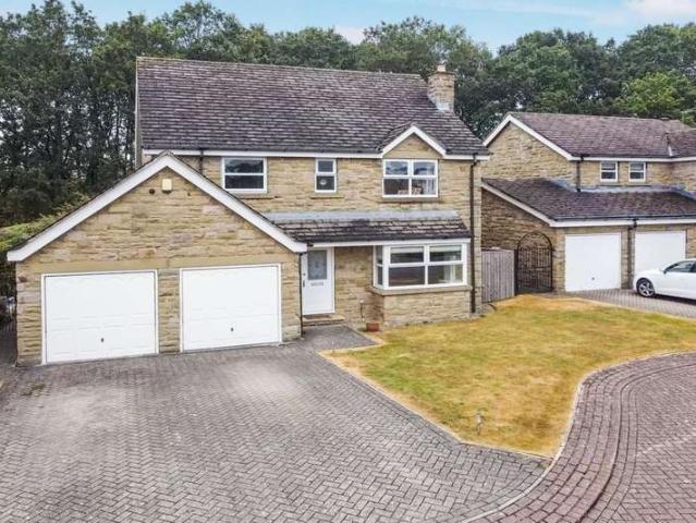 House for sale in Harewood, West Yorkshire