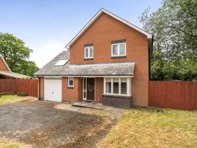 House for sale in Llanbadarn Fynydd, Wales