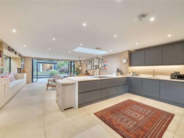 House for sale in Colney Hatch, Greater London