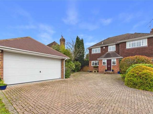 House for sale in Heol-las, Surrey