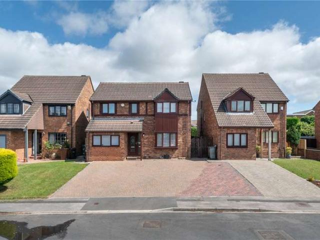 House for sale in Drighlington, Adwalton