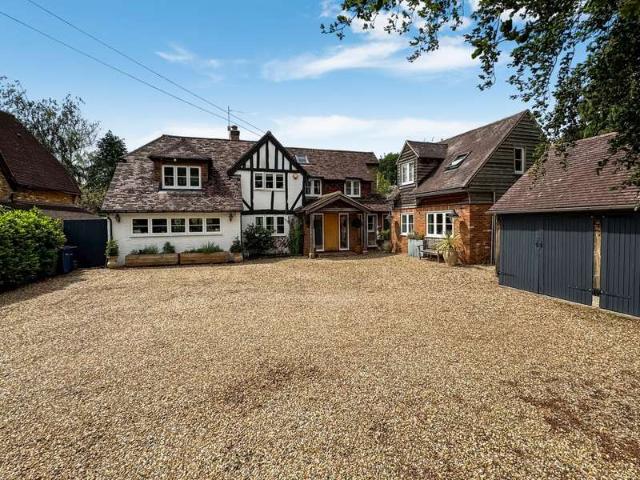 House for sale in Fole, Surrey