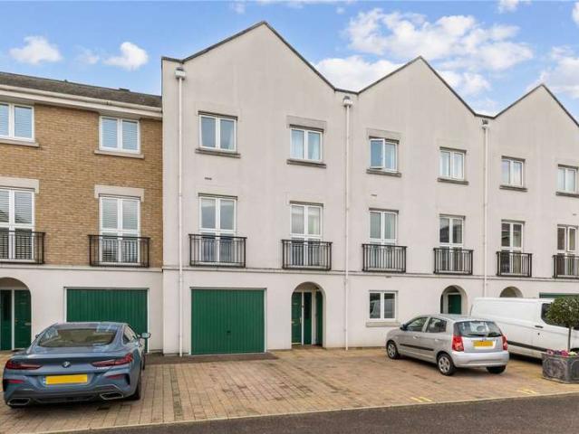 House for sale in Upper Tooting, Greater London