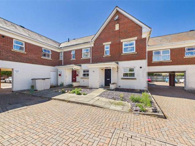 House for sale in Dettingen Park, Deepcut