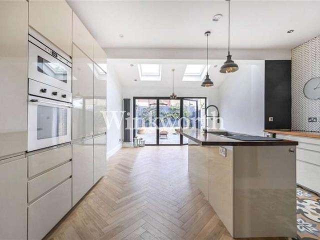 House for sale in Scotch Estate, Hornsey