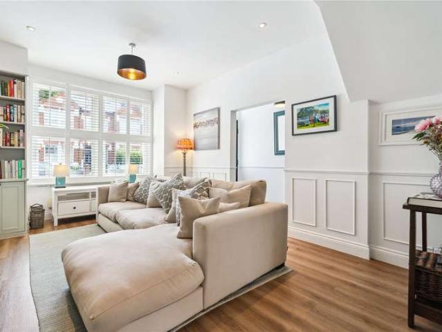 House for sale in Summerstown, Greater London