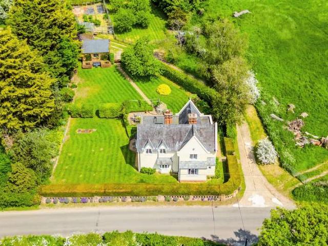 House for sale in Watton-at-Stone, East Hertfordshire