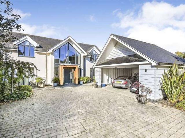 House for sale in Duton Hill, Essex
