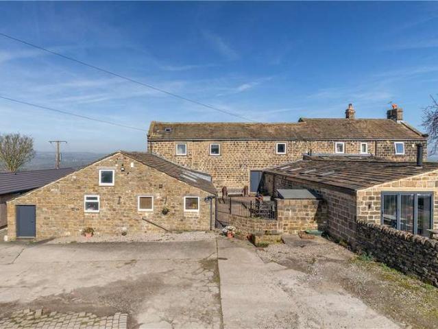 House for sale in West Chevin, Guiseley