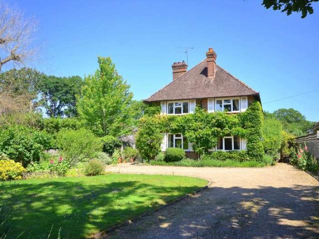 House for sale in Fole, Surrey