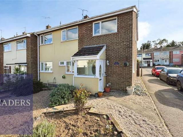 House for sale in Chipping Hill, Essex