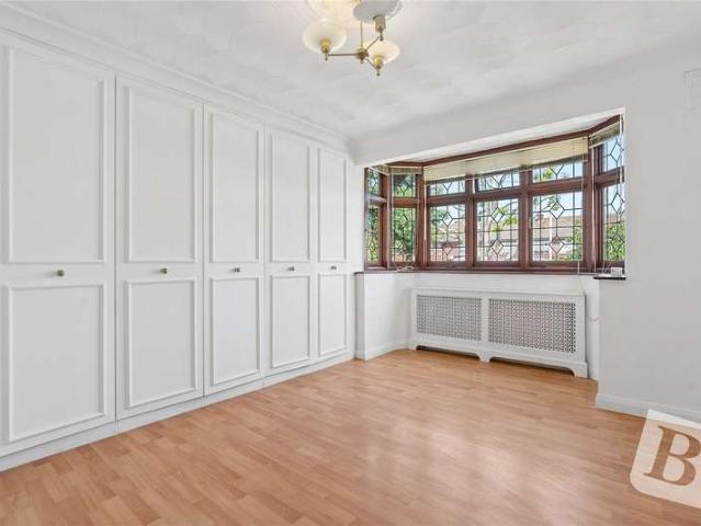 House for sale in Upminster Bridge, Greater London