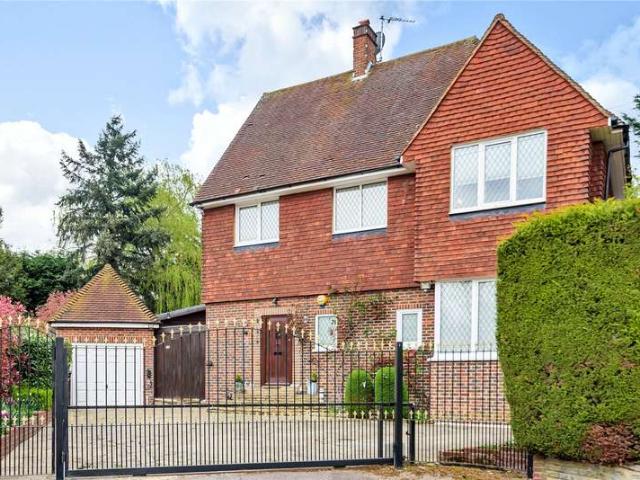 House for sale in Cockfosters, Greater London