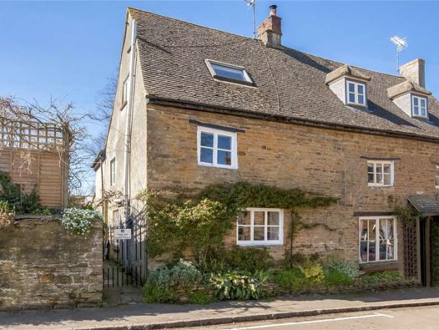 House for sale in Kings Sutton, Northamptonshire