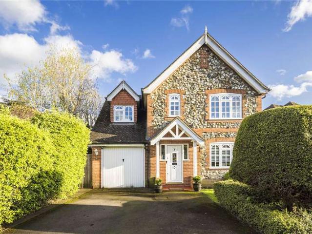 House for sale in East Barnet, Greater London