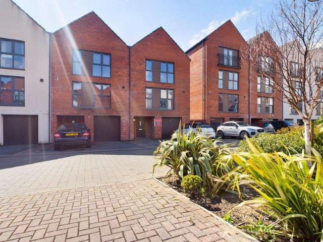 House for sale in Waun-wen, Nangreaves