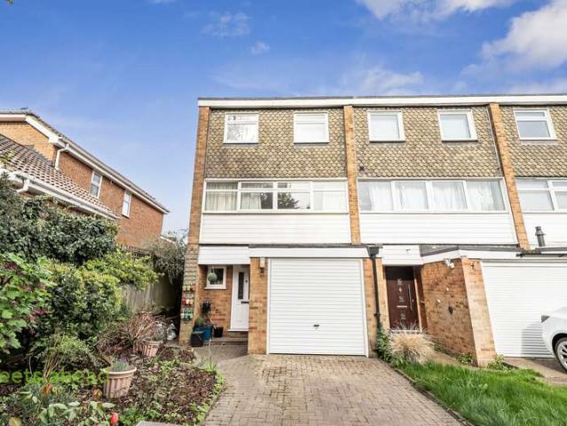 House for sale in London Borough of Croydon, Purley