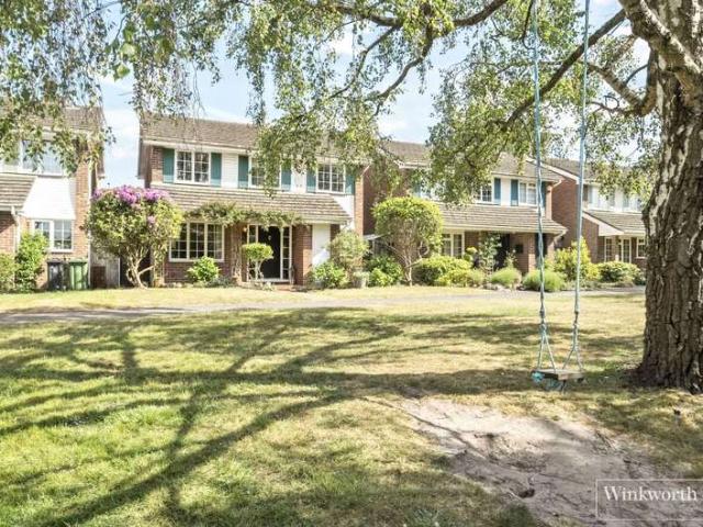 House for sale in Heol-las, Surrey