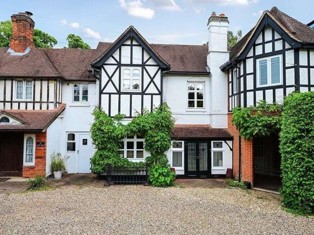 House for sale in Blackwater and Hawley, Hart