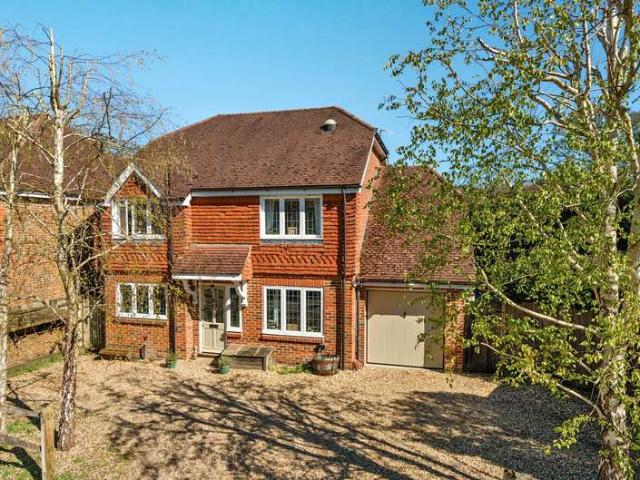 House for sale in Fole, Surrey