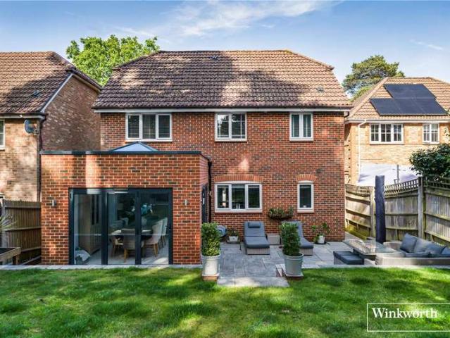 House for sale in Heol-las, Surrey
