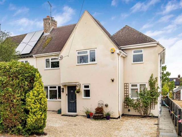 House for sale in Kemble, Cotswold