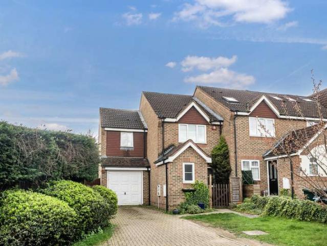 House for sale in Moneyhill, Batchworth