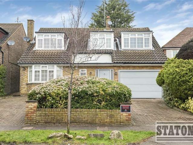 House for sale in Hadley Wood, Greater London