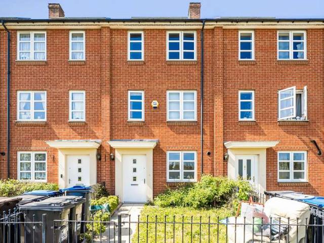 House for sale in London Borough of Merton, Mitcham